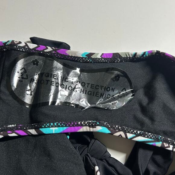 Women's Two-Piece Padded Rash Guard Modest Geometric Swimsuit 2XL NWOT - Picture 8 of 8